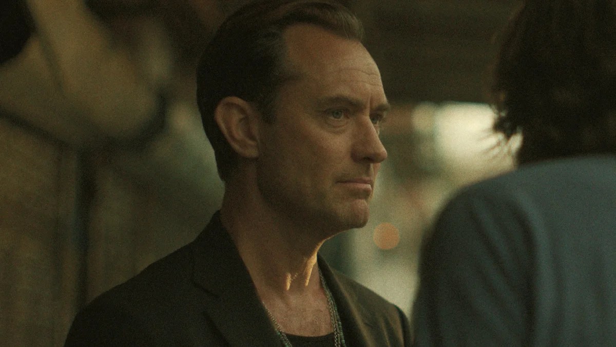 Jude Law as Jake Friedkin in "Black Rabbit" (Netflix)