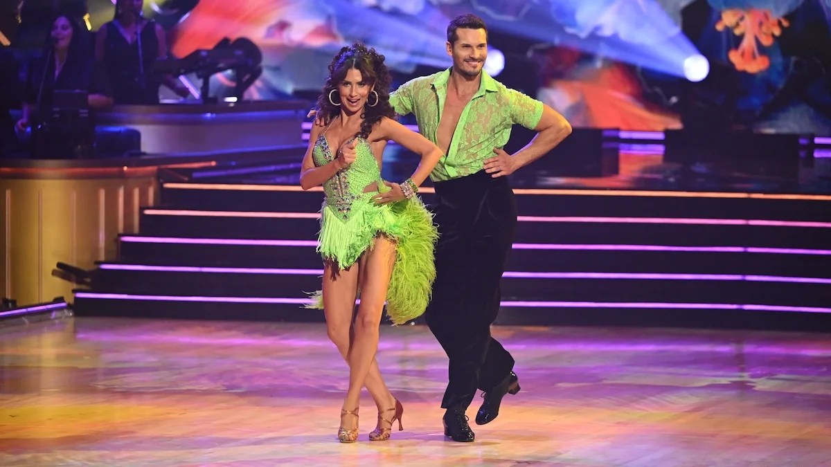 dwts-hilaria-baldwin-gleb-savchenko-disney