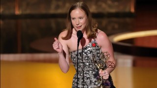 Hannah Einbinder Says ‘F–k ICE and Free Palestine’ During Emmys Acceptance Speech | Video