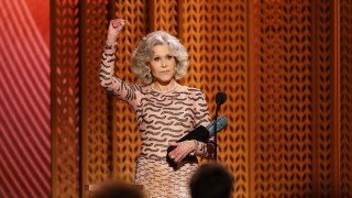 Jane Fonda Urges Hollywood to Fight Trump With Empathy in Searing SAG Speech: ‘Woke Just Means You Give a Damn About Other People’ | Video