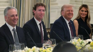 Tech CEOs Heap Praise on Trump During White House Dinner | Video